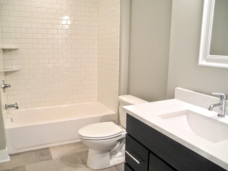 1607 Catherine St — Photo 24