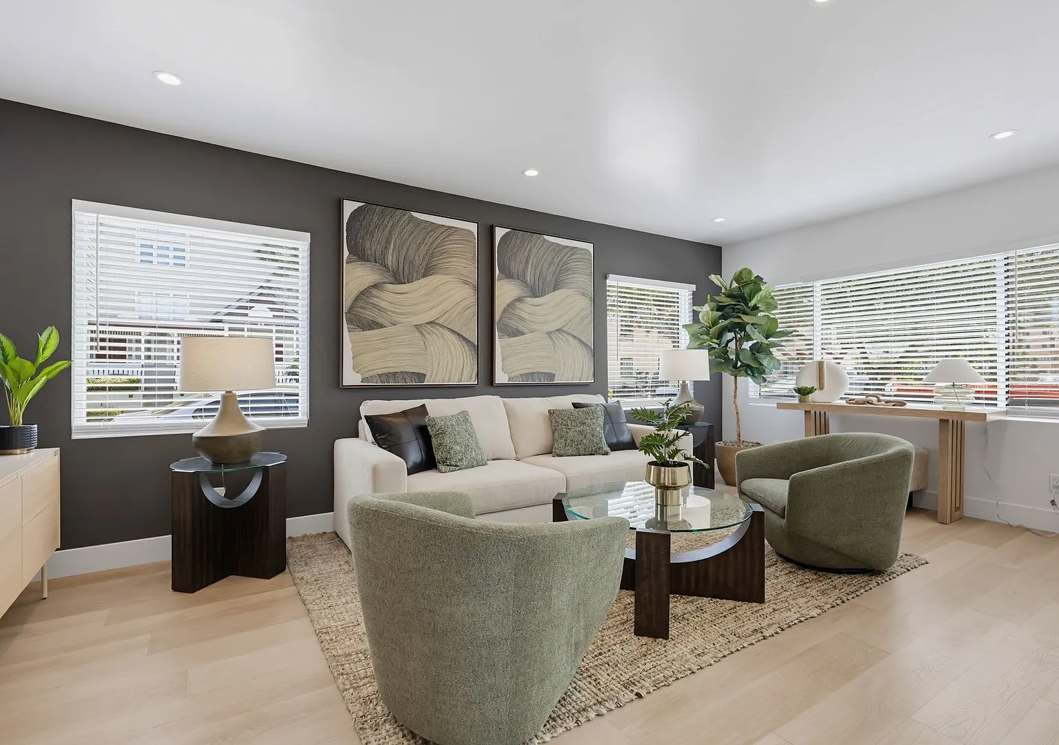 Spacious Furnished 2BR | Central San Diego | 30+ Day Stays — Photo 3