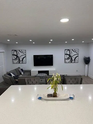 4103 NW 79th Ave — Photo 4