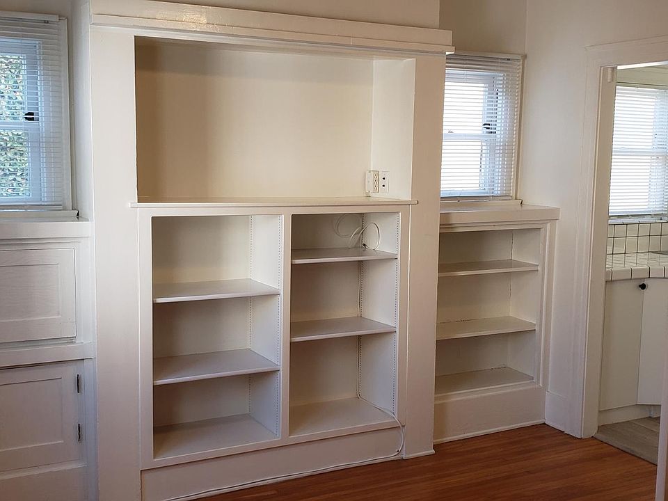 Entire wall of built-ins