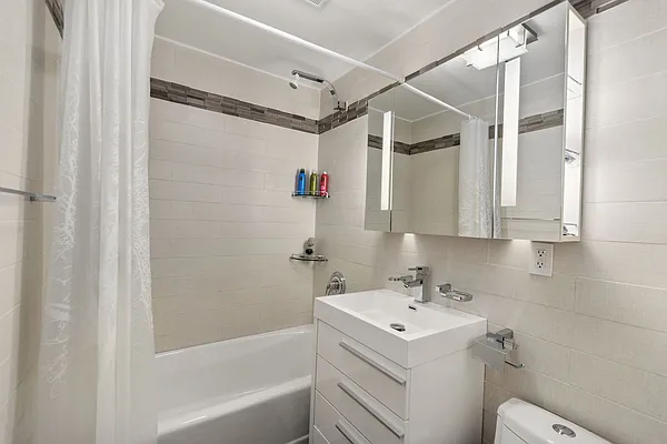 Rented by Compass | media 9