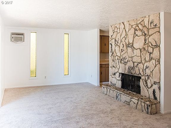 5th image of 1135 NE 30th St