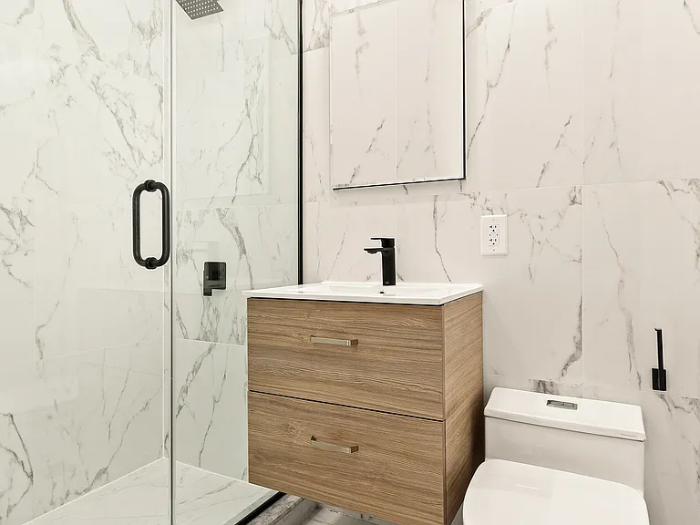 251 N 8th St #4R — Photo 5