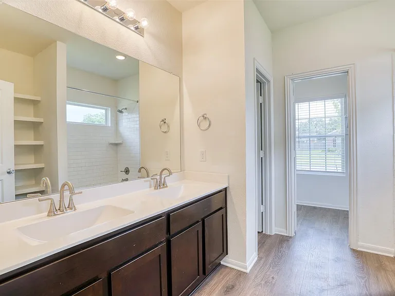 407 Magnolia St — Photo 12
