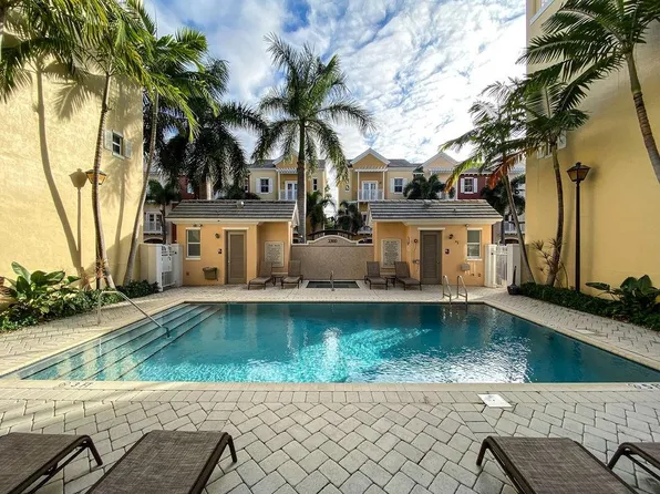 2322 Vintage Dr, Pompano Beach, FL 33064