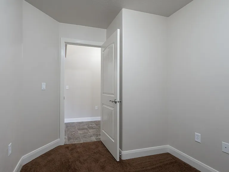 986 Camel Springs Dr — Photo 21