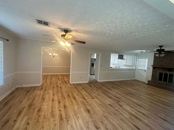 5th image of 2104 Woodmere Loop