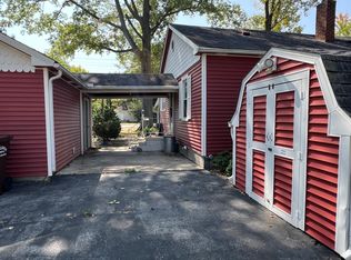 1102 E Springhill Dr, Terre Haute, IN 47802