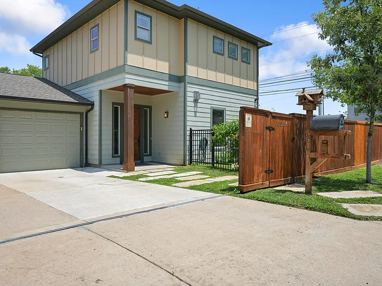 5516 Link Ave — Photo 2