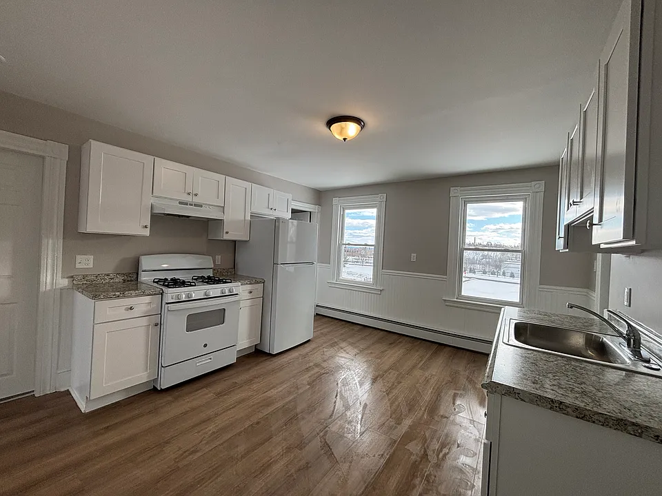 gorgeous kitchen with new cabinets and appliances