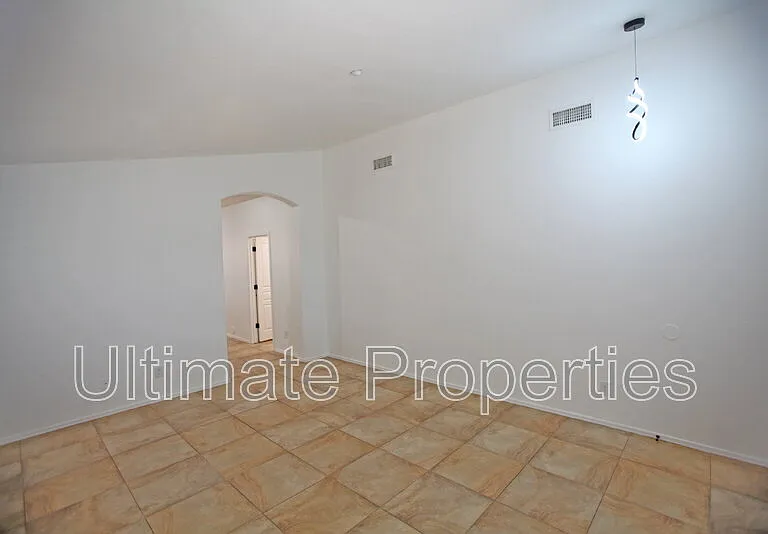 15313 N 104th Way — Photo 17