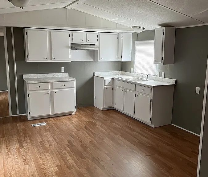 4401 E Broadway St #9 — Photo 52