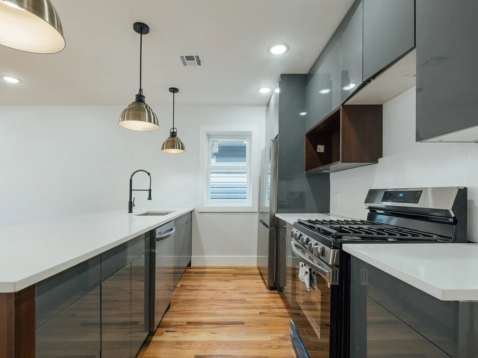 88 Hollywood Avenue - 2 — Photo 2
