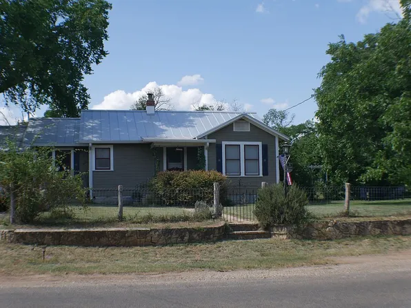 130 Idlewilde Blvd, Comfort, TX 78013