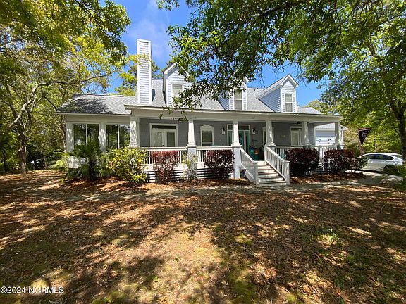 2nd image of 304 Wisteria Way