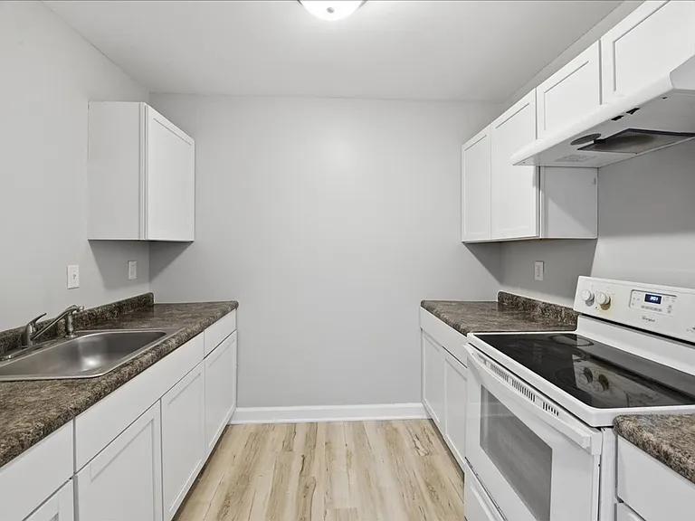 2810 Adams St — Photo 5