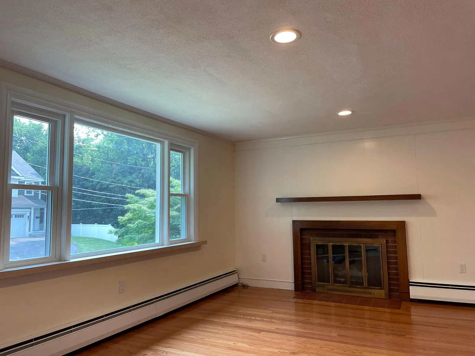 3 bed, 1.5 bath, 1300 sqft, $3,600 — Photo 4