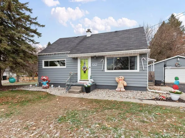 1007 Shady Ln, Tecumseh, MI 49286