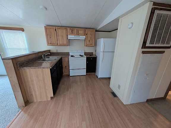 4th image of 2060 Winston Rd #31C