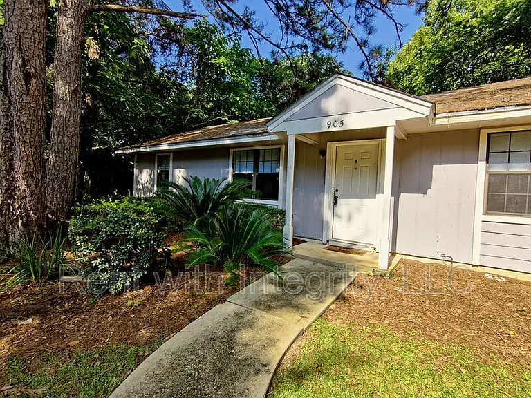 905 Tomahawk Ct — Photo 2