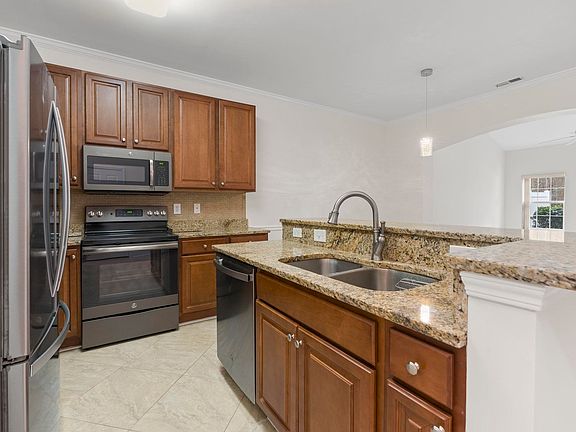 3rd image of 803 Botany Loop #803