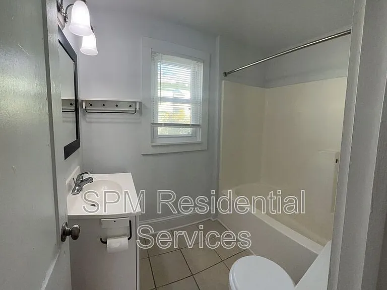 249 N Carolina Ave — Photo 8