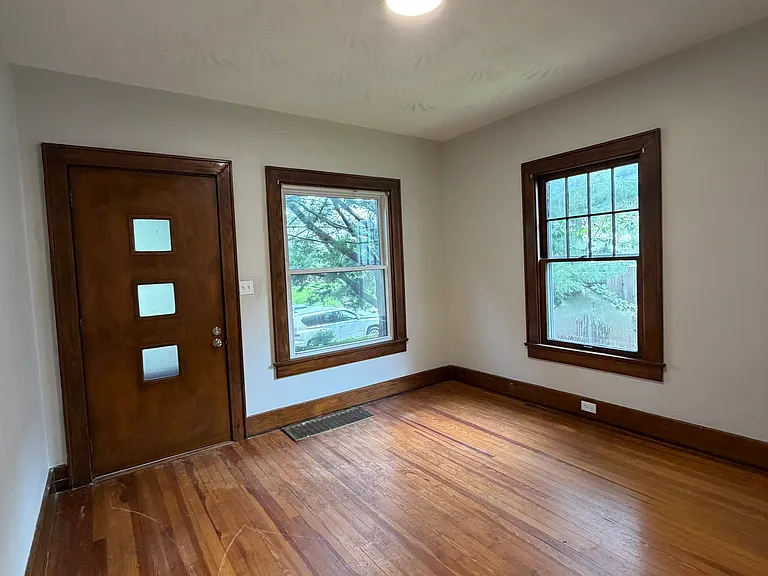 1325 Vance Ave — Photo 7