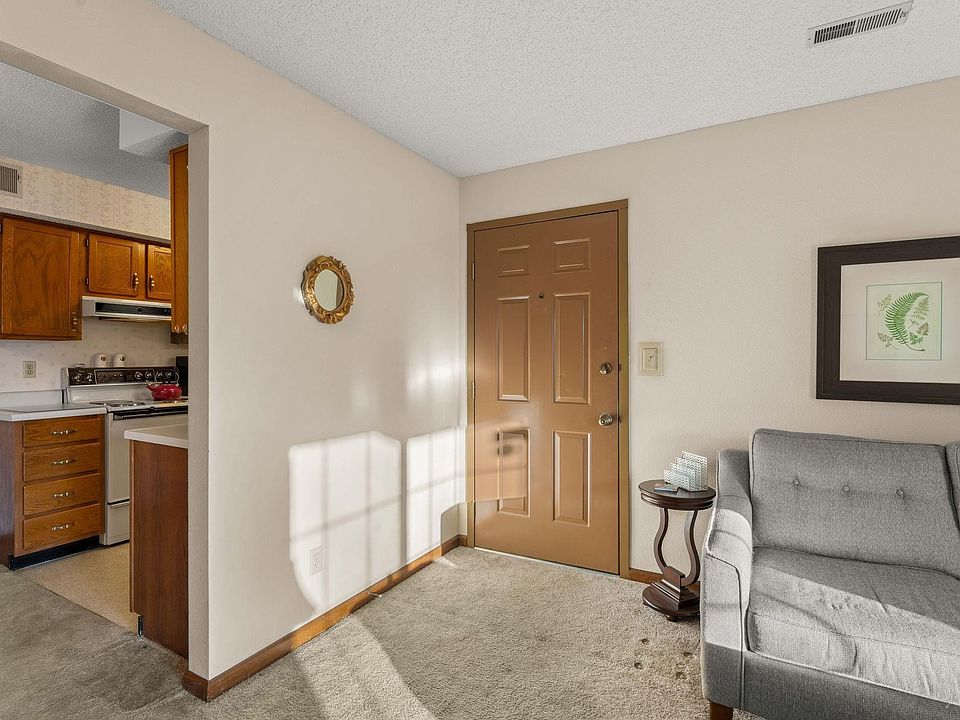 5633 SW Foxcroft South Cir 105, Topeka, KS 66614 Zillow