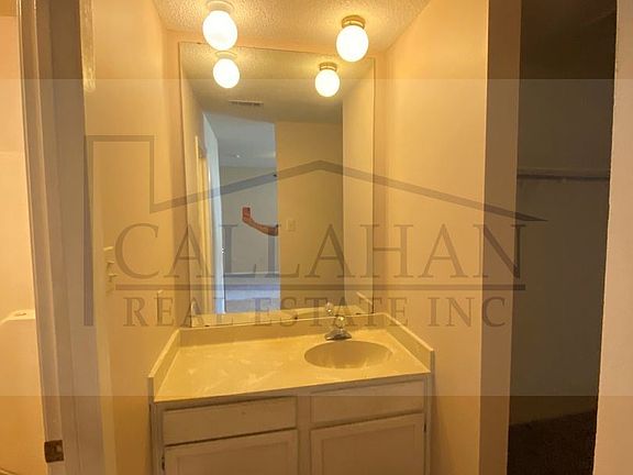 3rd image of 413 Shadow Oaks Dr