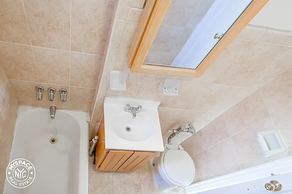 Rented by MySpaceNYC | media 14