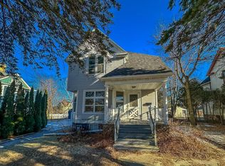 851 N 8th St, Manitowoc, WI 54220