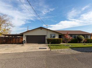 2286 Delta Waters Rd, Medford, OR 97504