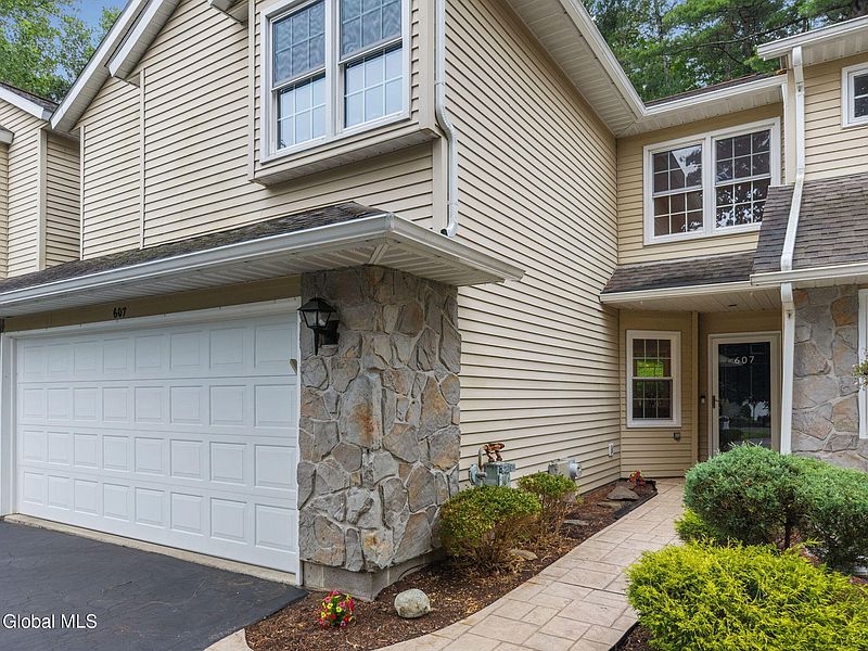 4th image of 607 Highwood Circle