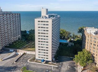12520 Edgewater Dr APT 401, Lakewood, OH