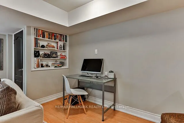 25 Love Cres #LOWER — Photo 7
