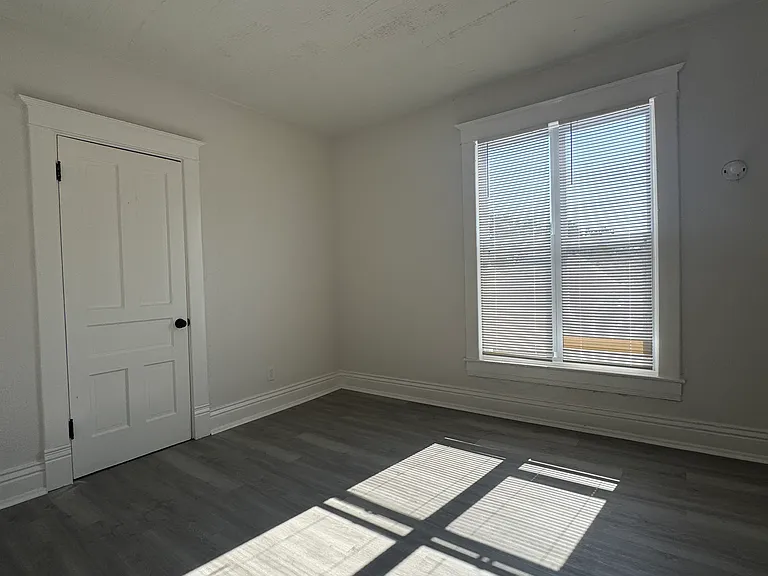 632 S 36th St — Photo 5