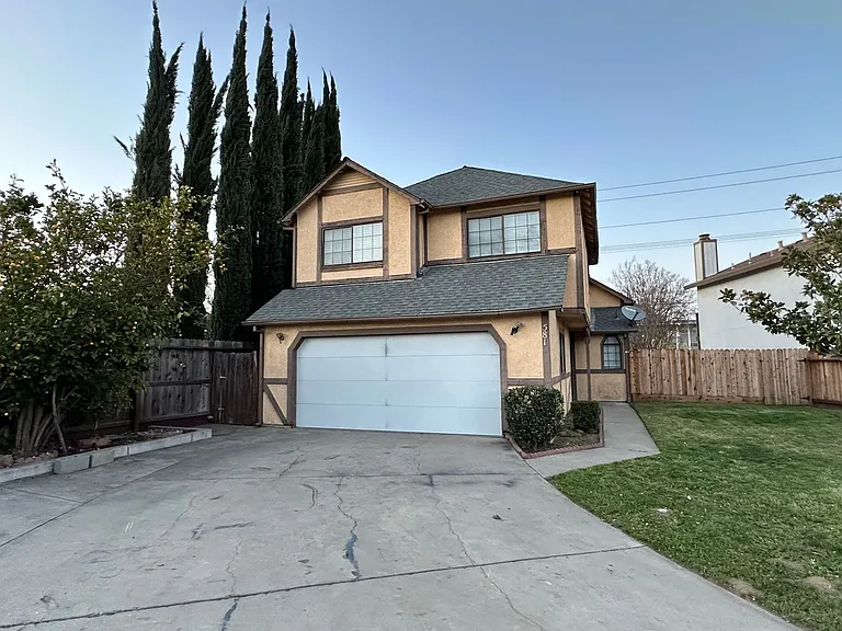581 Ledwith Ct — Photo 1