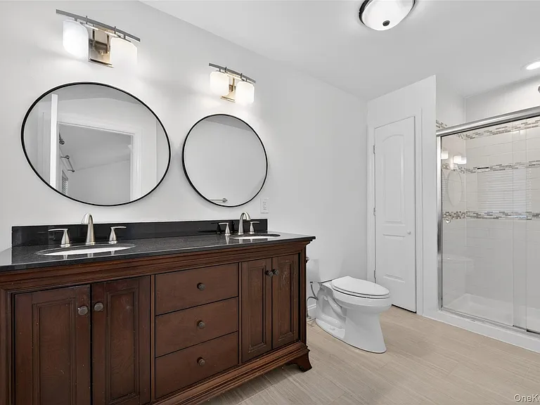 8 Lee Gray Ct — Photo 21