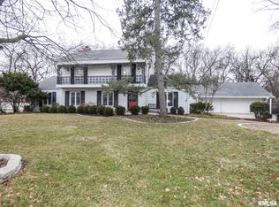 363 E High Point Rd, Peoria, IL 61614