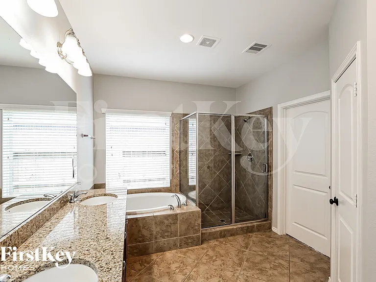 10402 Golden Hearth Ln — Photo 12