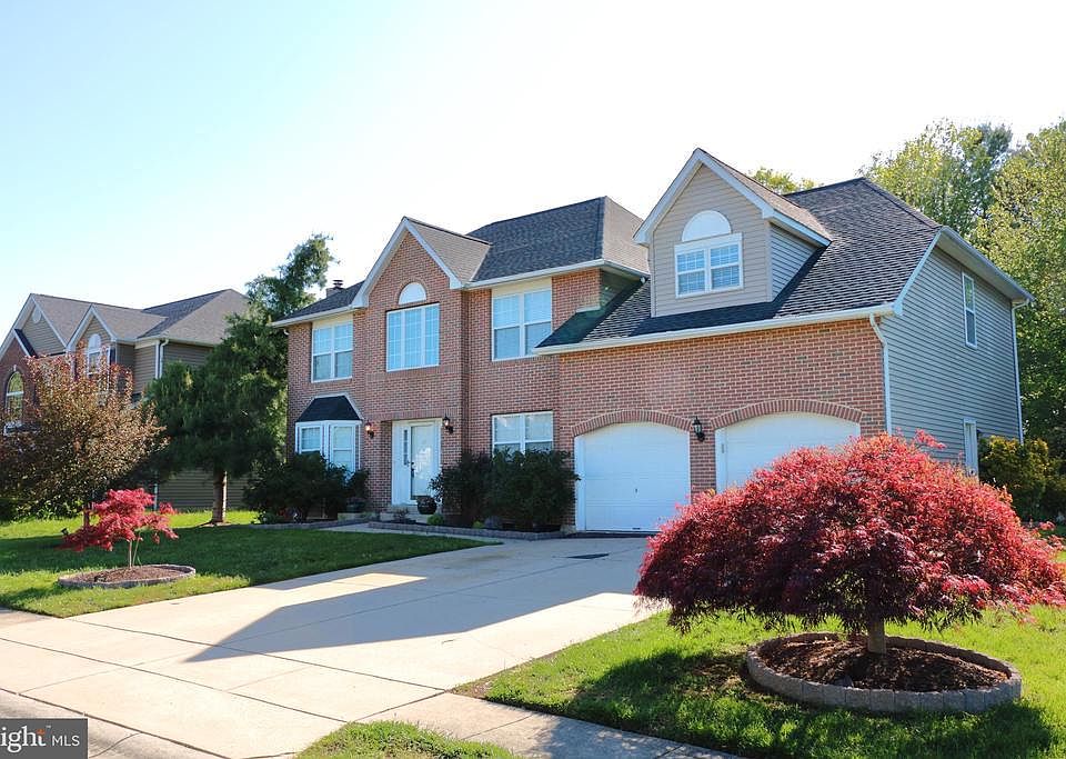 1st image of 39 E Moyer Dr