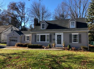 1252 Knollwood Rd, Mountainside, NJ 07092