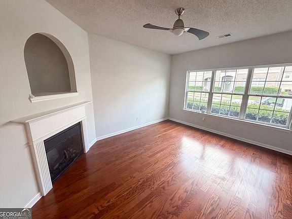 3rd image of 7553 Rutgers Cir