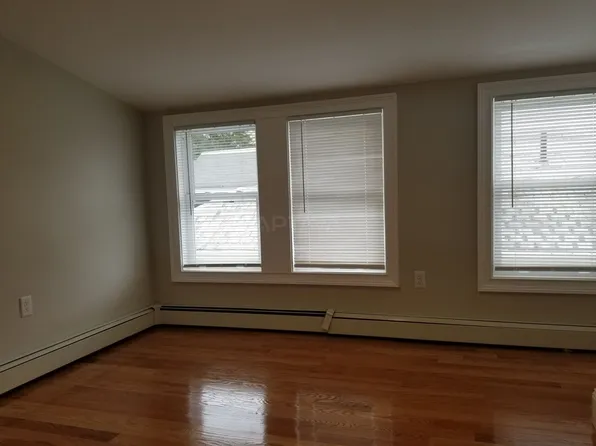 35 Whitfield Rd #3, Somerville, MA 02144