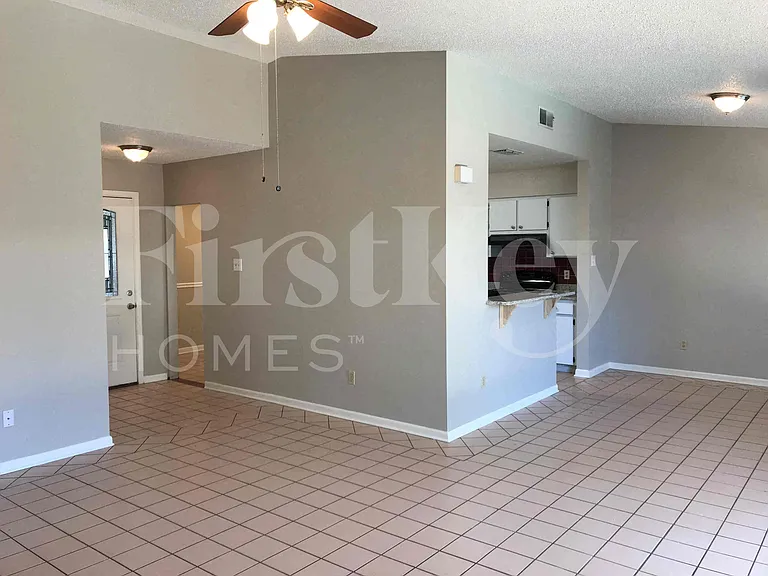 16219 Pebblebrook Dr — Photo 3