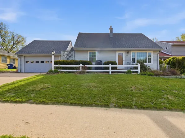 2004 S Sherman Ave, Sioux Falls, SD 57105