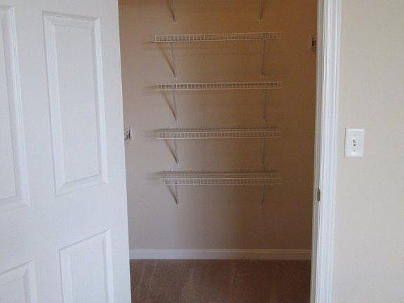 3rd image of 156 Furlong Way Dr APT 253
