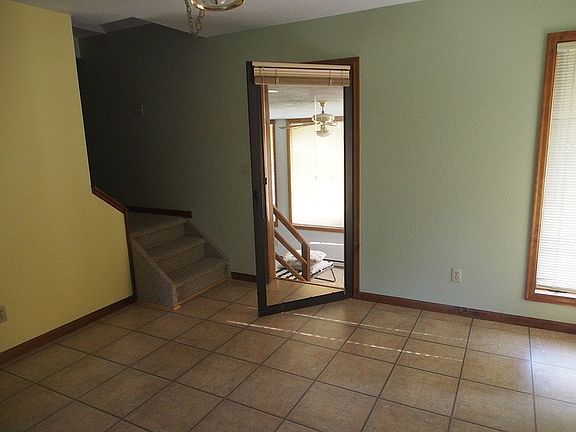 4th image of 500 Fullerton Pl