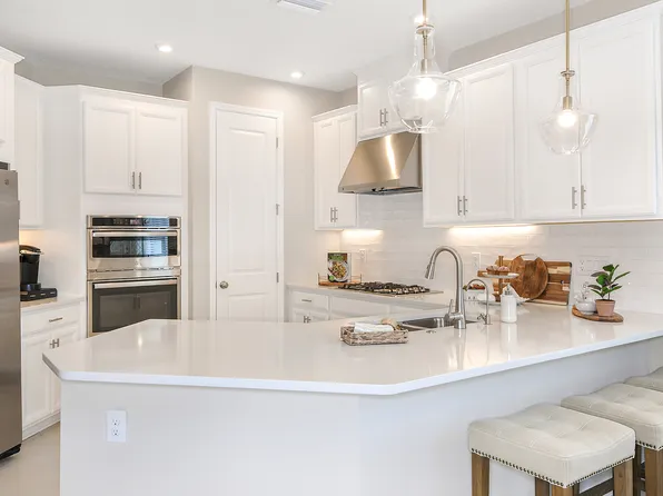 5801 Portico Pl, Kissimmee, FL 34758