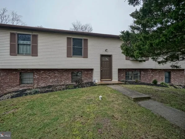 518 4th St, Atco, NJ 08004
